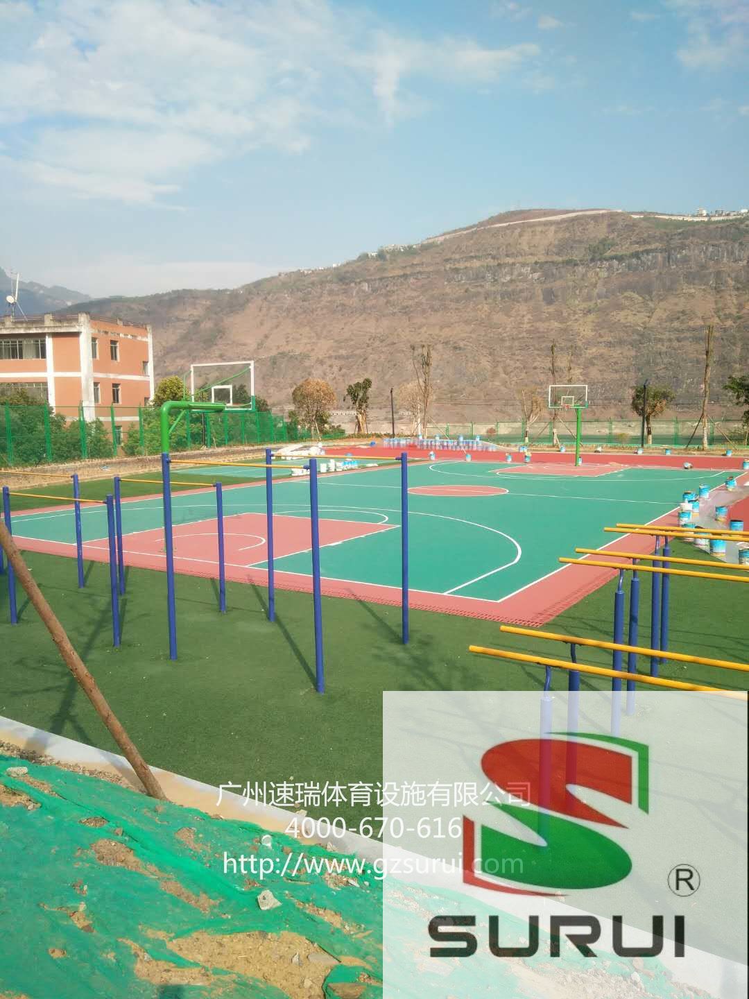 四川涼山州金沙中學(xué)人造草、硅PU球場、混合型跑道